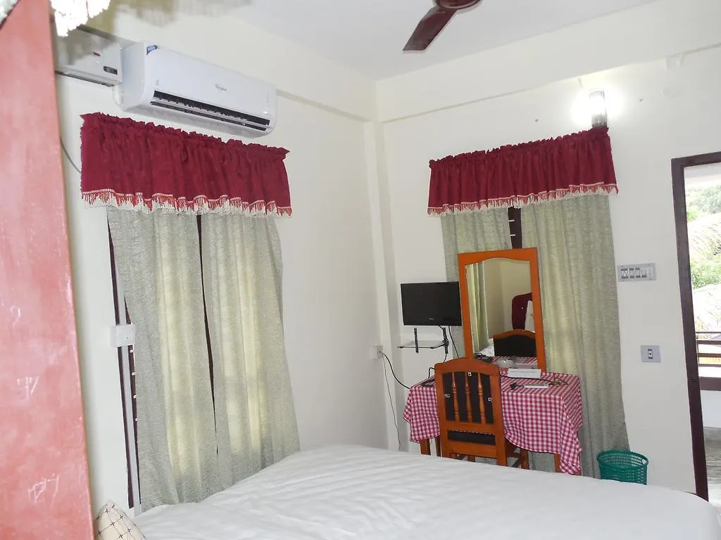 Hotel Pulari Gardens Varkala Resort